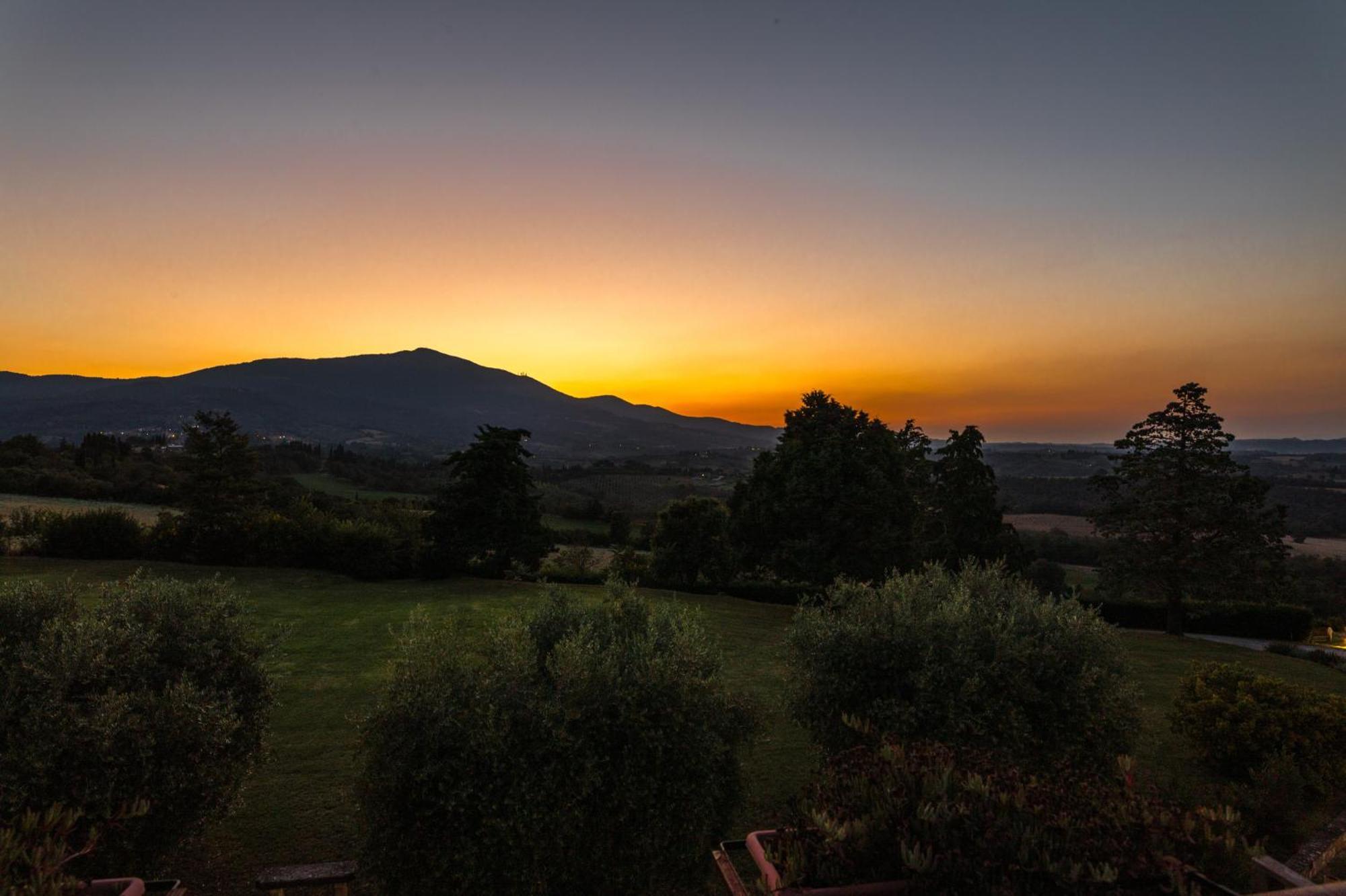 Agriturismo Spazzavento Palazzone Luaran gambar