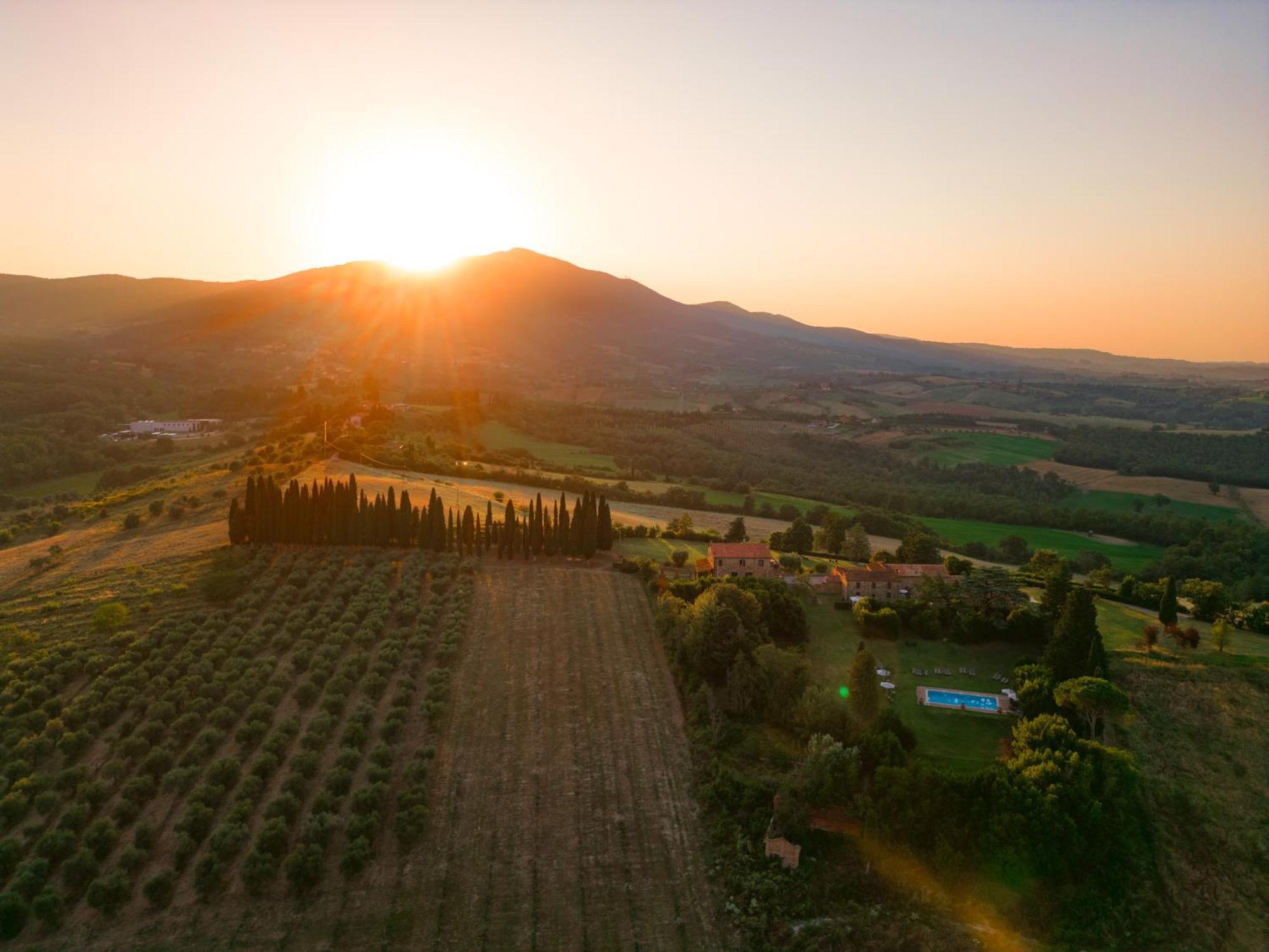 Agriturismo Spazzavento Palazzone Luaran gambar