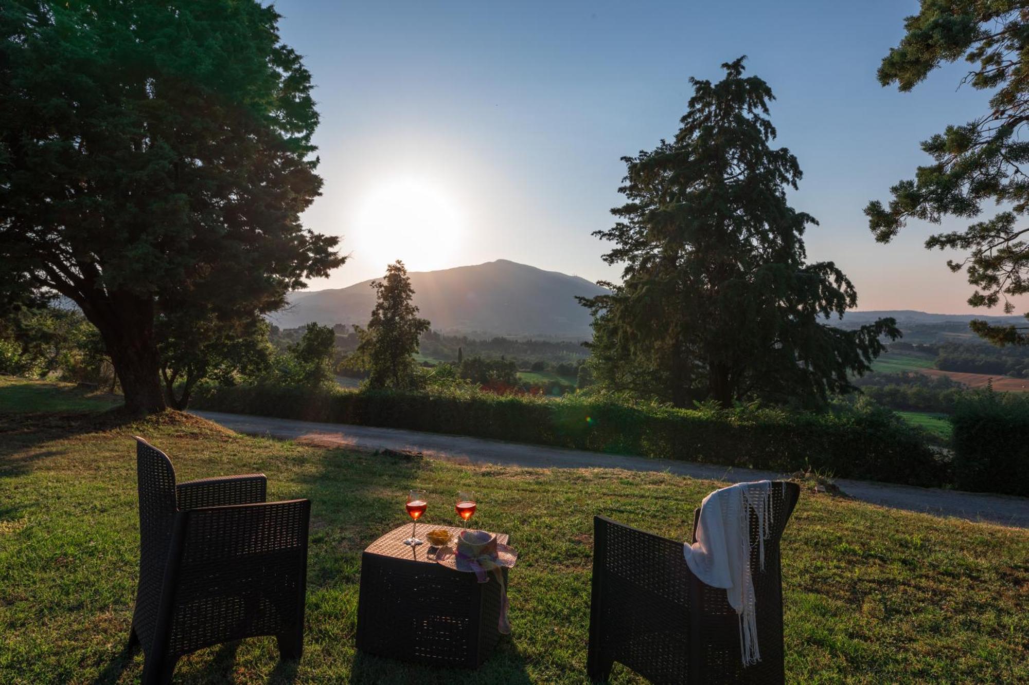 Agriturismo Spazzavento Palazzone Luaran gambar