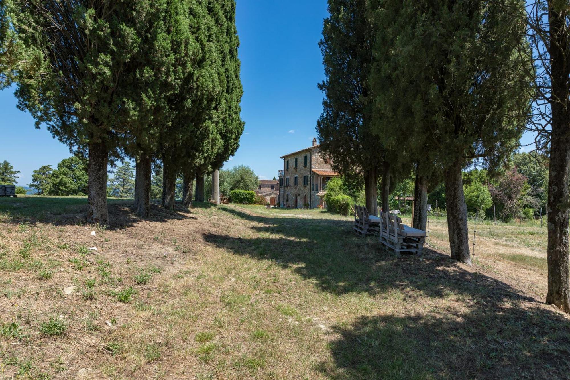 Agriturismo Spazzavento Palazzone Luaran gambar