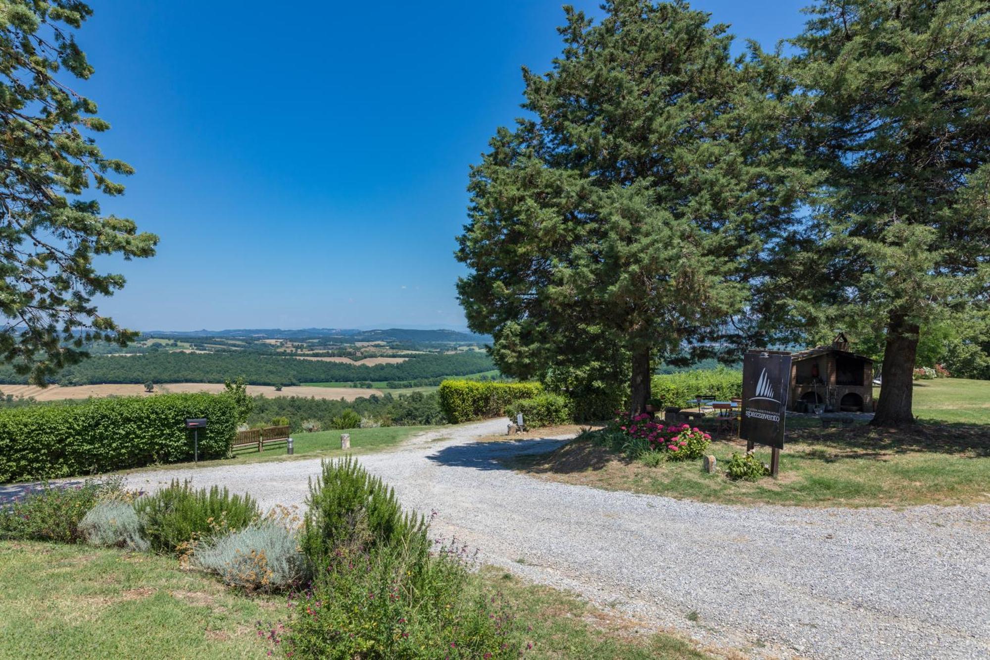 Agriturismo Spazzavento Palazzone Luaran gambar