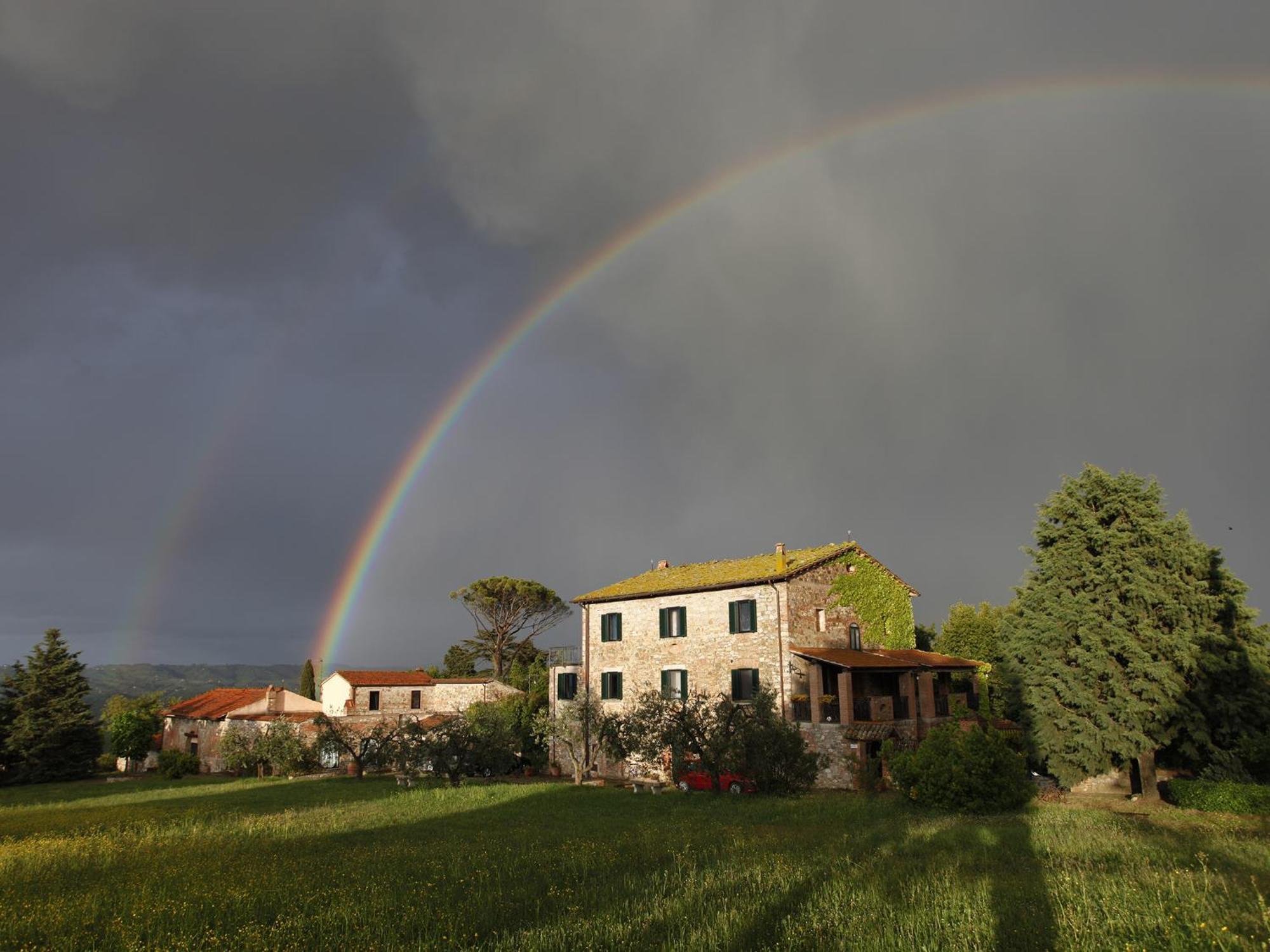 Agriturismo Spazzavento Palazzone Luaran gambar